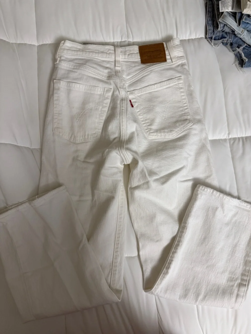 Levi’s Ribcage Straight Ankle Jeans - Picture 6 of 6